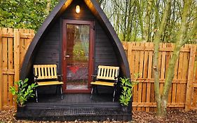 The Laurels - Wood Fired Hot Tub And Firepit